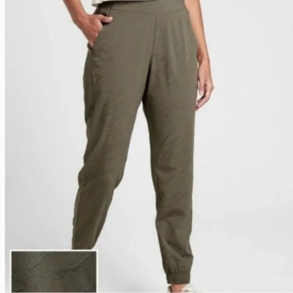 ATHLETA Textured Brooklyn Jogger Mountain Olive Green 2 Petite - Picture 1 of 5